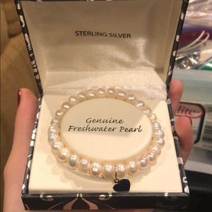 Pearl bracelet